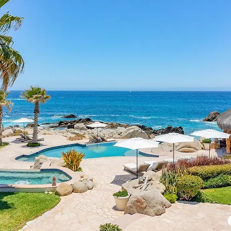 Seaside Escape With Stunning Views & Private Pool Villa